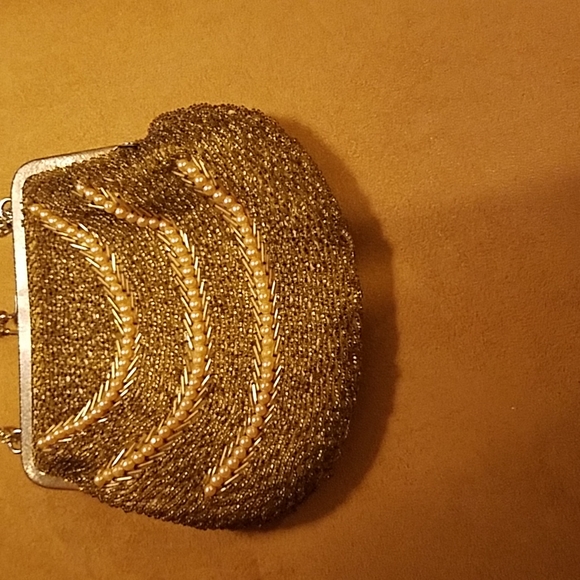 Pearl and beaded evening clutch - Picture 1 of 3